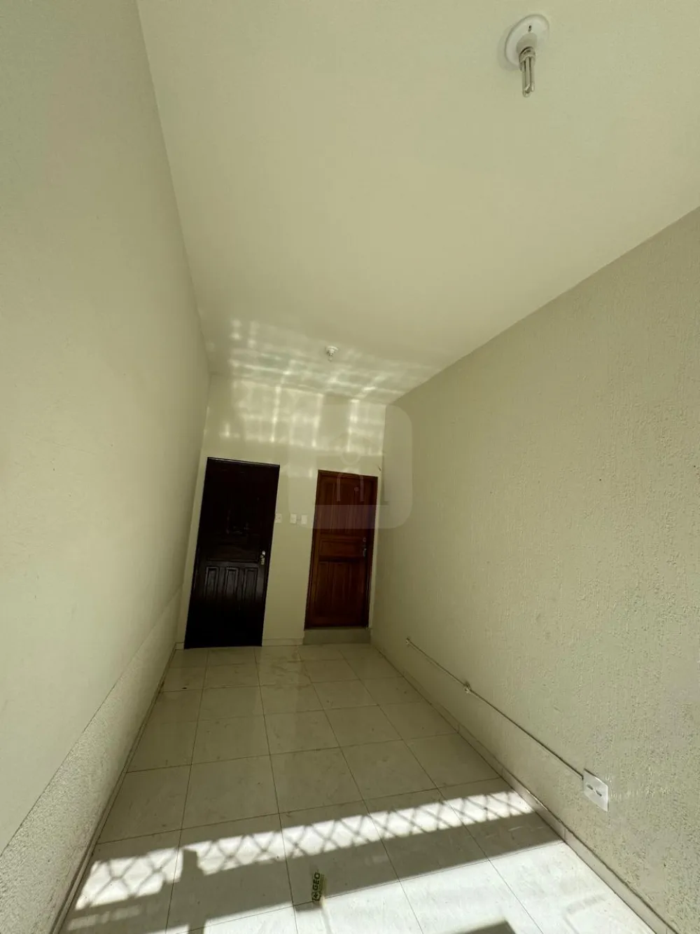 Alugar Casa / Padr&atilde;o em Araguari R$ 1.000,00 - Foto 2