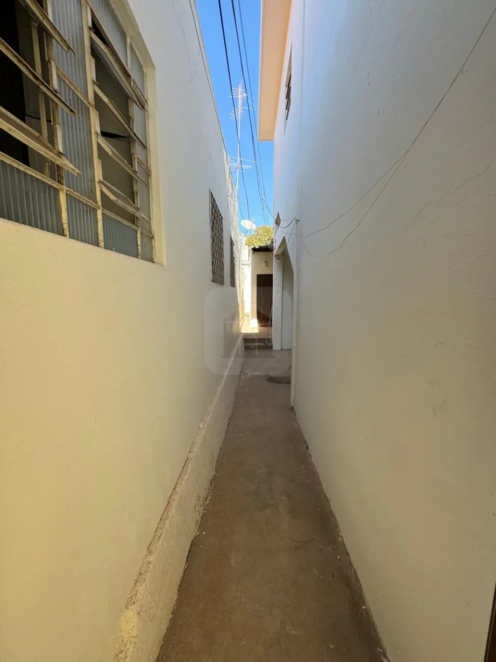 Alugar Casa / Padr&atilde;o em Araguari R$ 1.000,00 - Foto 3