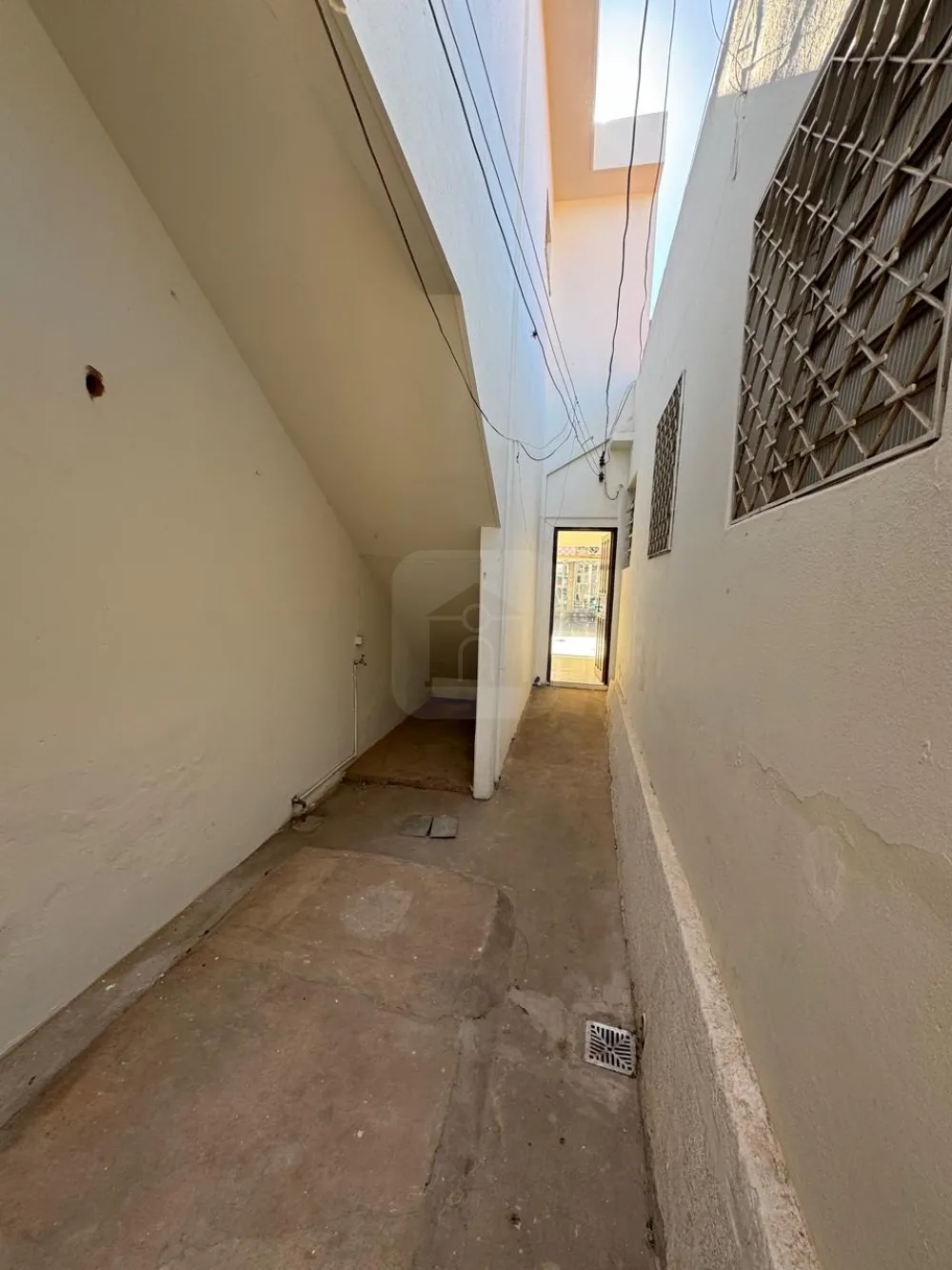 Alugar Casa / Padr&atilde;o em Araguari R$ 1.000,00 - Foto 4