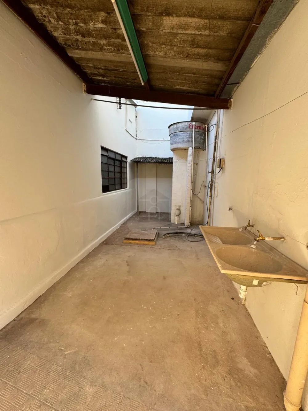 Alugar Casa / Padr&atilde;o em Araguari R$ 1.000,00 - Foto 5