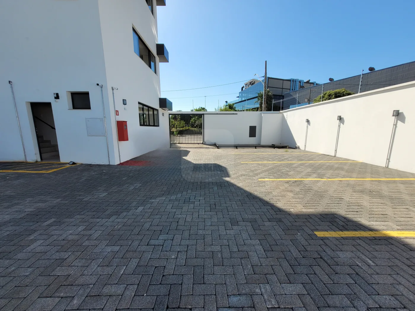 Alugar Comercial / Loja em Uberl&acirc;ndia R$ 6.825,00 - Foto 9
