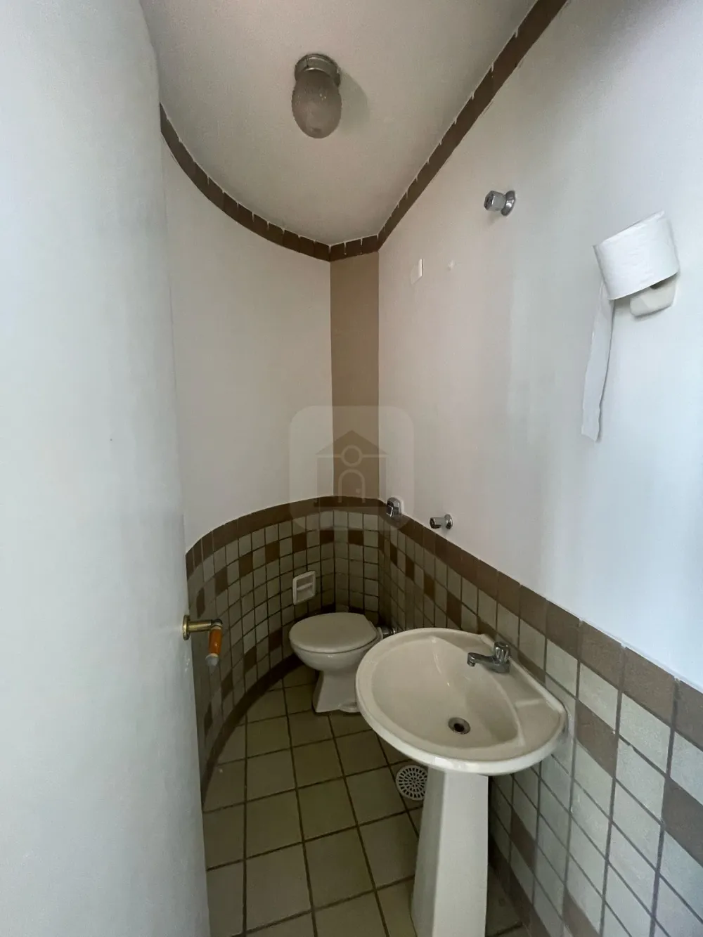 Alugar Comercial / Sala Comercial Condom&iacute;nio em Araguari R$ 750,00 - Foto 4