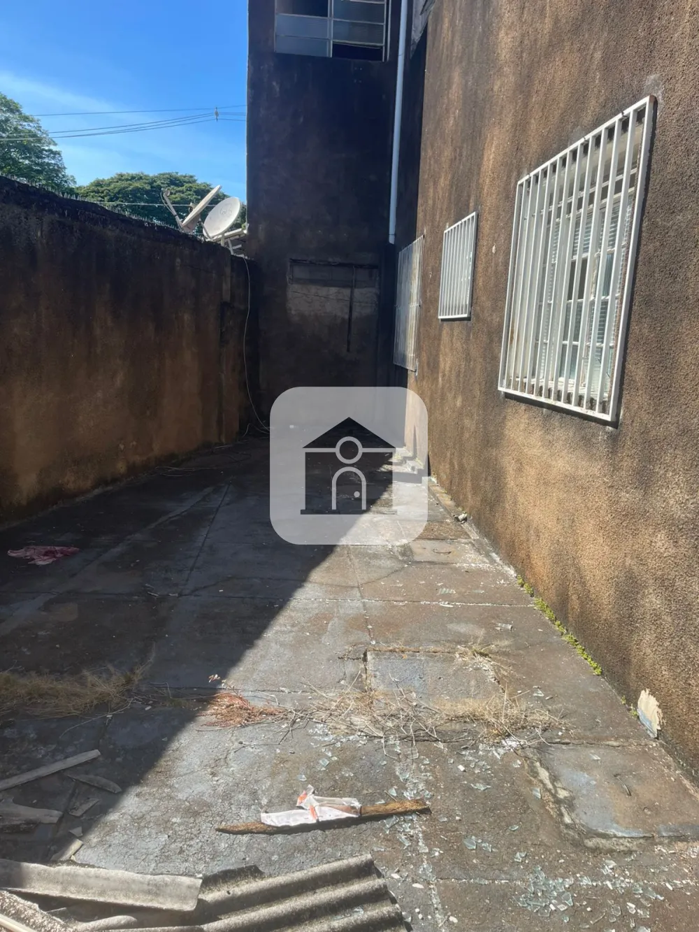 Alugar Casa / Padr&atilde;o em Araguari R$ 900,00 - Foto 8