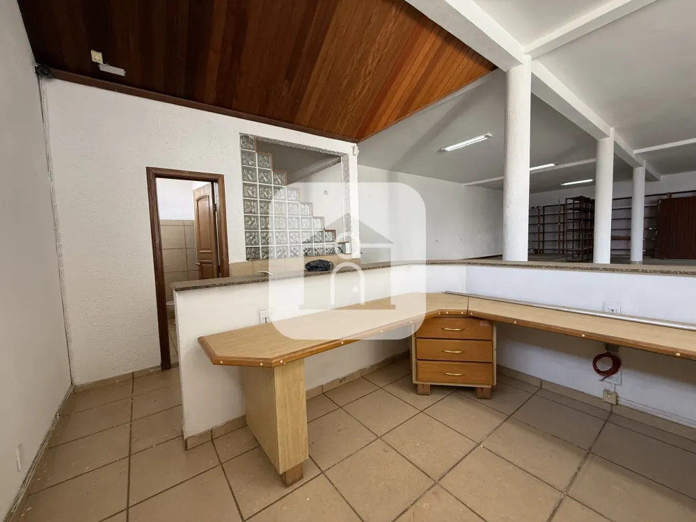 Alugar Comercial / Barrac&atilde;o em Uberl&acirc;ndia R$ 10.000,00 - Foto 5