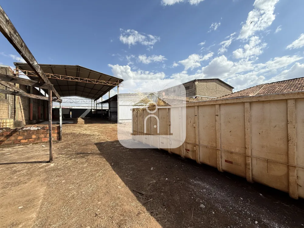 Alugar Comercial / Galp&atilde;o em Uberl&acirc;ndia R$ 8.000,00 - Foto 4