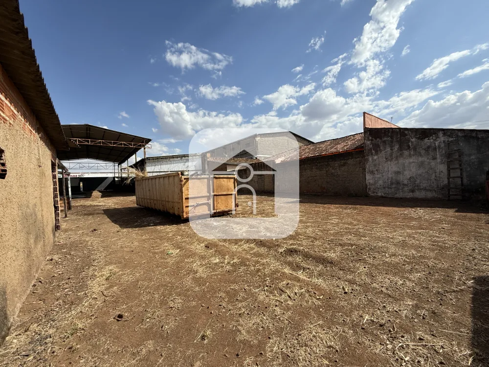Alugar Comercial / Galp&atilde;o em Uberl&acirc;ndia R$ 8.000,00 - Foto 16