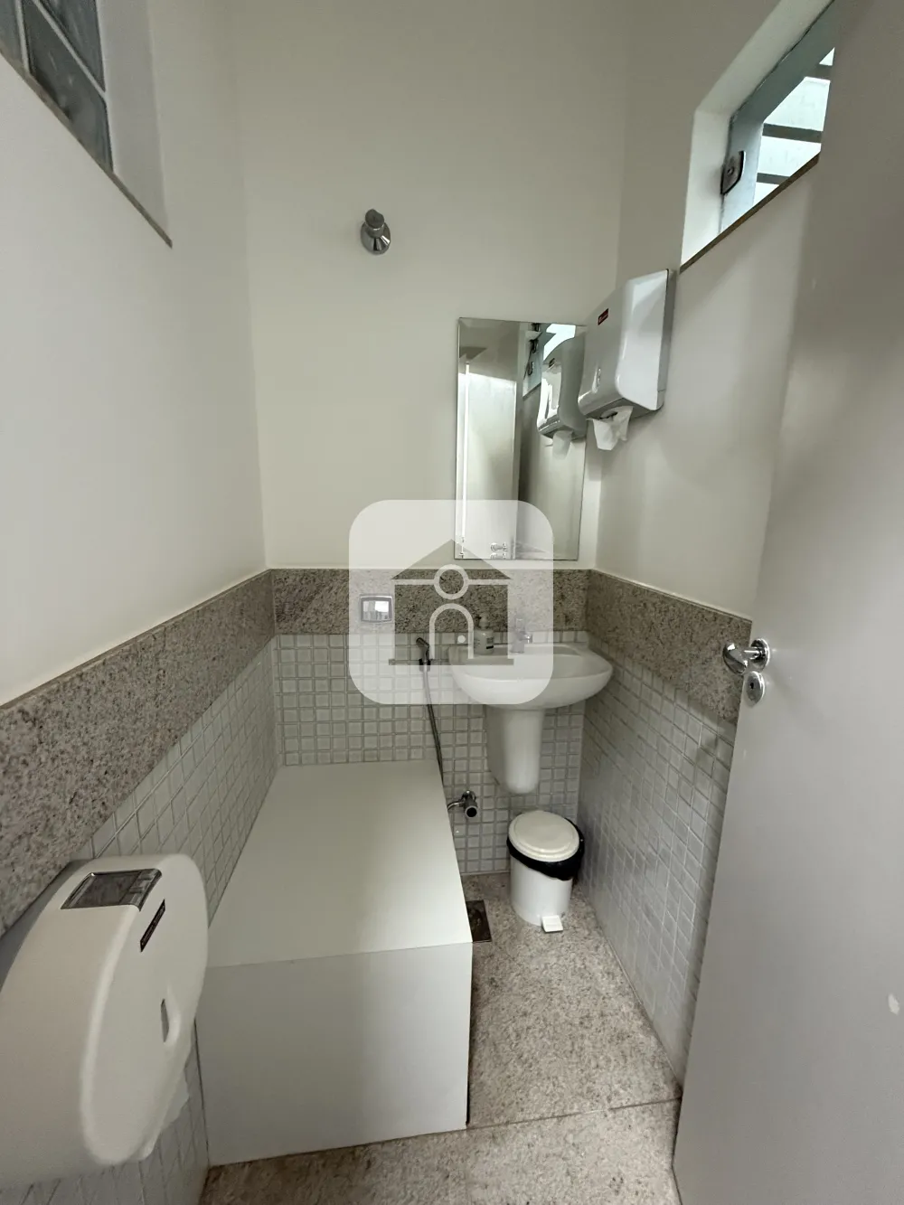 Alugar Comercial / Sala Comercial Condom&iacute;nio em Uberl&acirc;ndia R$ 1.700,00 - Foto 9