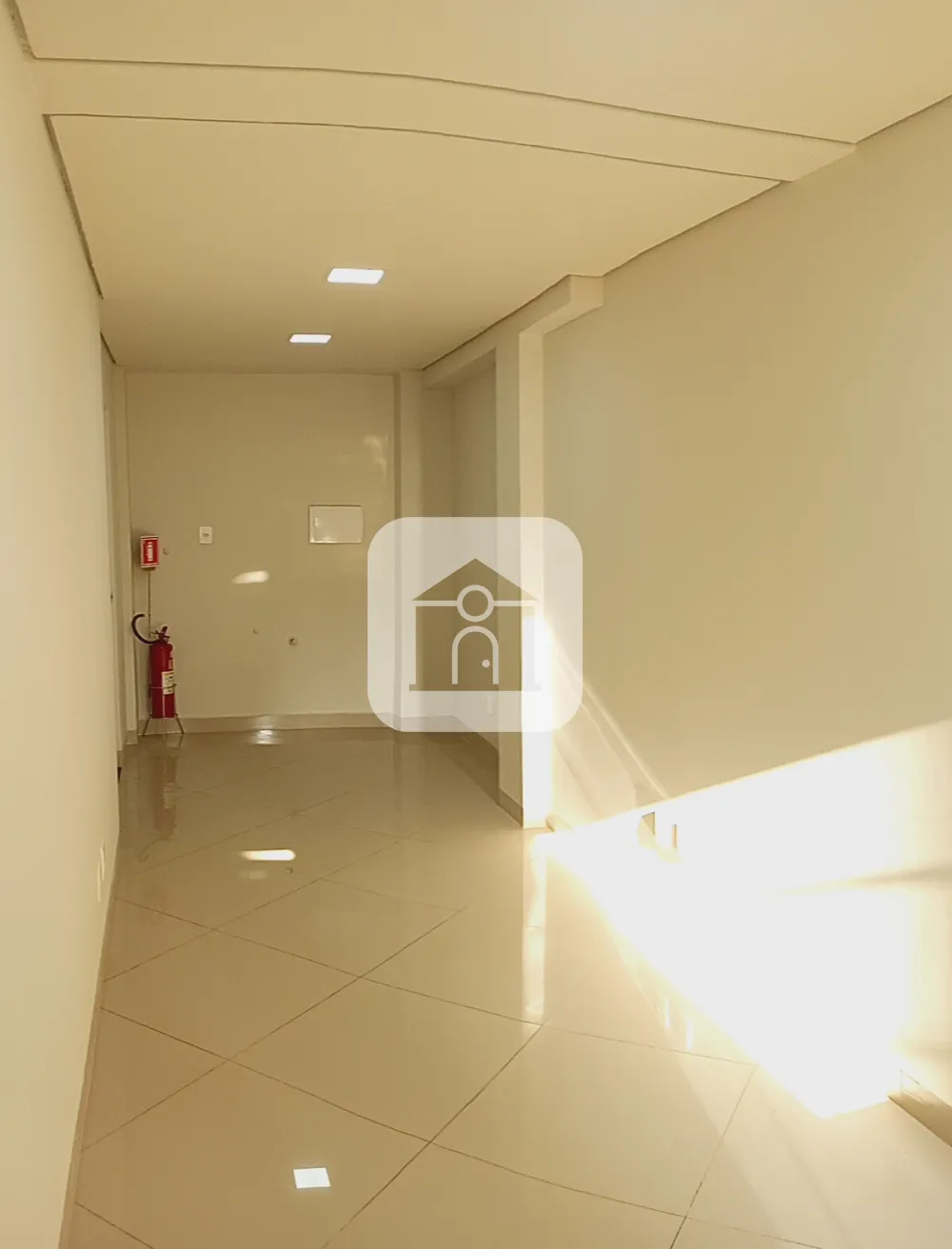 Alugar Comercial / Sala Comercial em Uberl&acirc;ndia R$ 1.100,00 - Foto 4