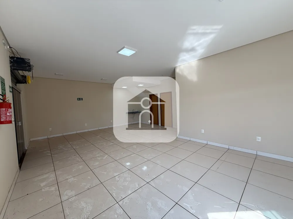 Alugar Comercial / Loja em Uberl&acirc;ndia R$ 1.900,00 - Foto 4