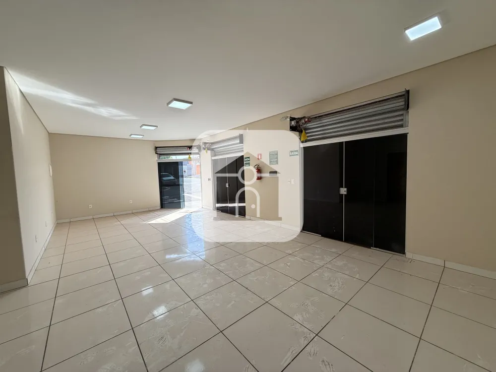 Alugar Comercial / Loja em Uberl&acirc;ndia R$ 1.900,00 - Foto 12