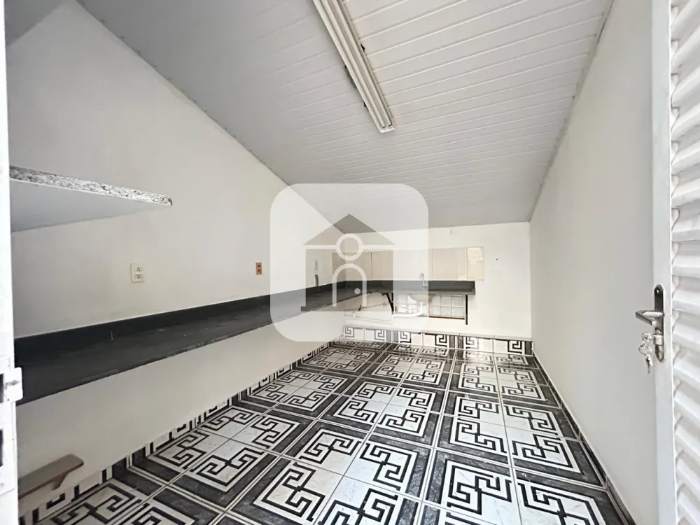 Alugar Casa / Padr&atilde;o em Uberl&acirc;ndia R$ 3.700,00 - Foto 3