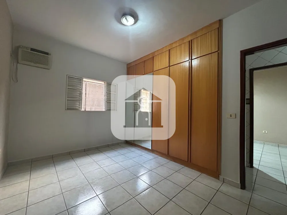 Alugar Casa / Padr&atilde;o em Uberl&acirc;ndia R$ 3.700,00 - Foto 12