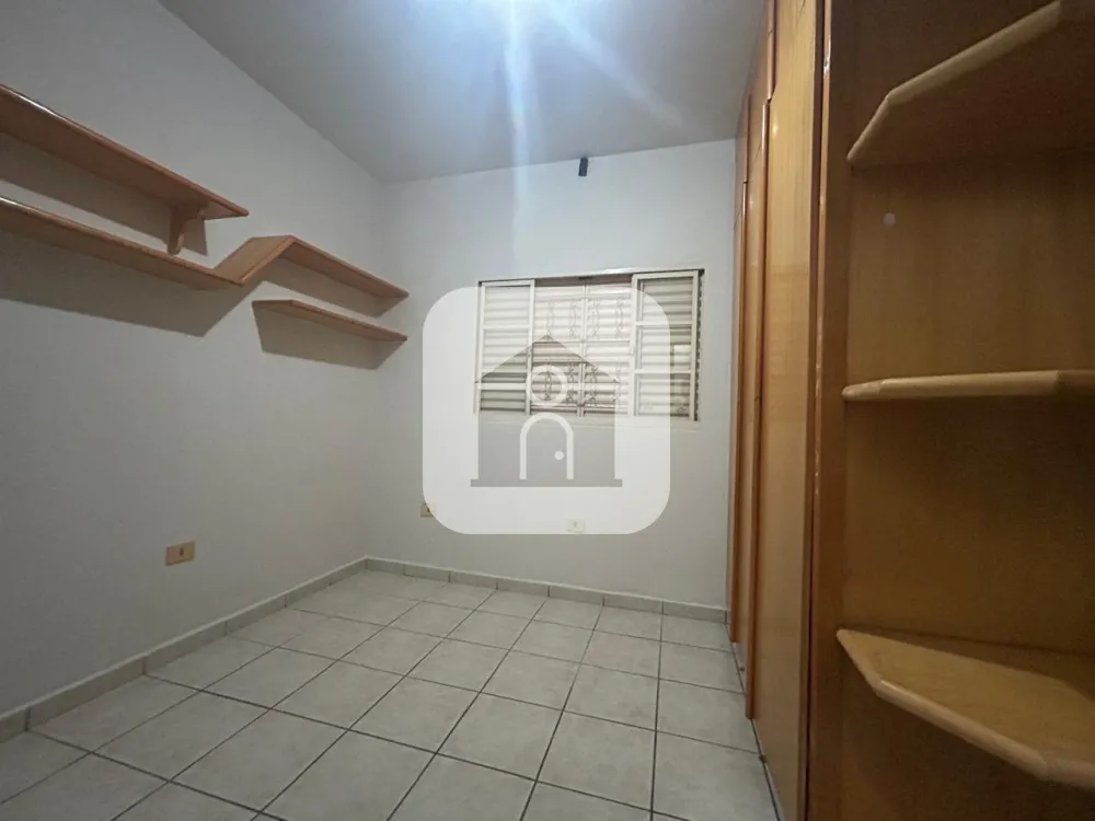 Alugar Casa / Padr&atilde;o em Uberl&acirc;ndia R$ 3.700,00 - Foto 13