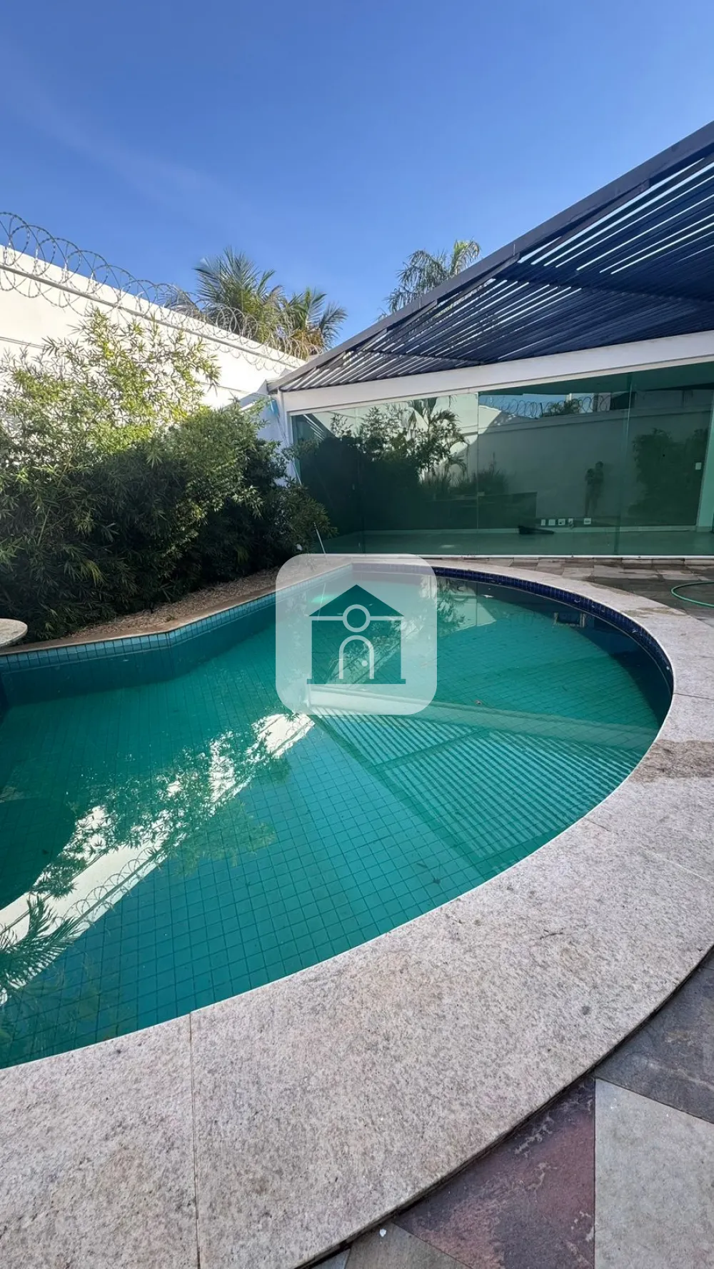 Alugar Casa / Padr&atilde;o em Uberl&acirc;ndia R$ 8.900,00 - Foto 1