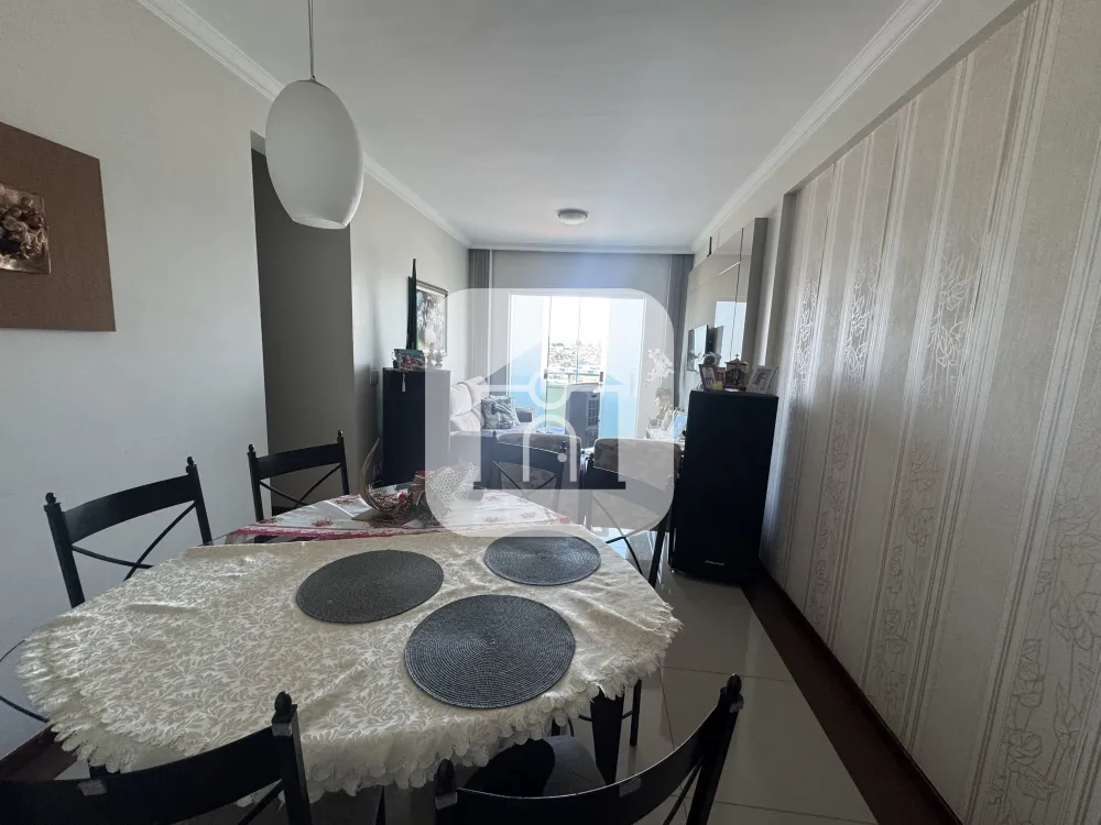 Alugar Apartamento / Padr&atilde;o em Uberlandia R$ 2.100,00 - Foto 4