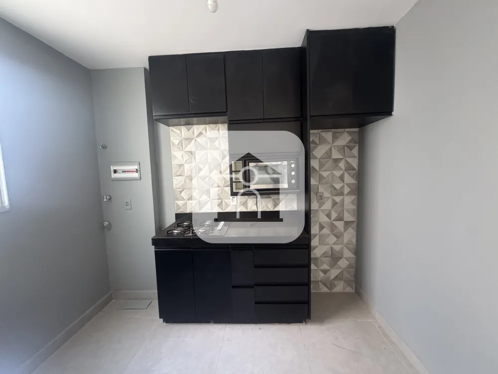 Alugar Apartamento / Padr&atilde;o em Uberlandia R$ 1.500,00 - Foto 2