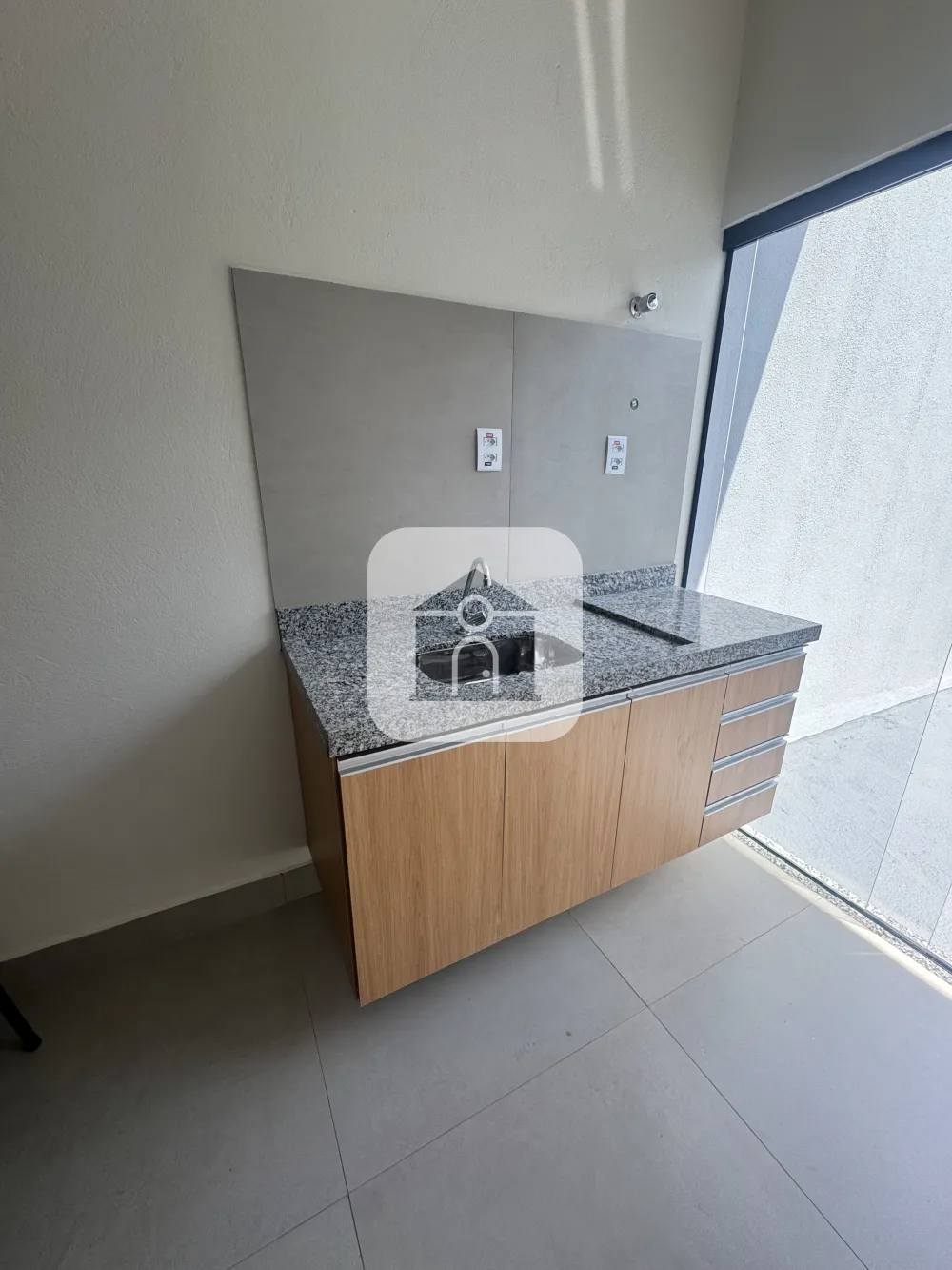 Alugar Casa / Padr&atilde;o em Uberl&acirc;ndia R$ 1.400,00 - Foto 3