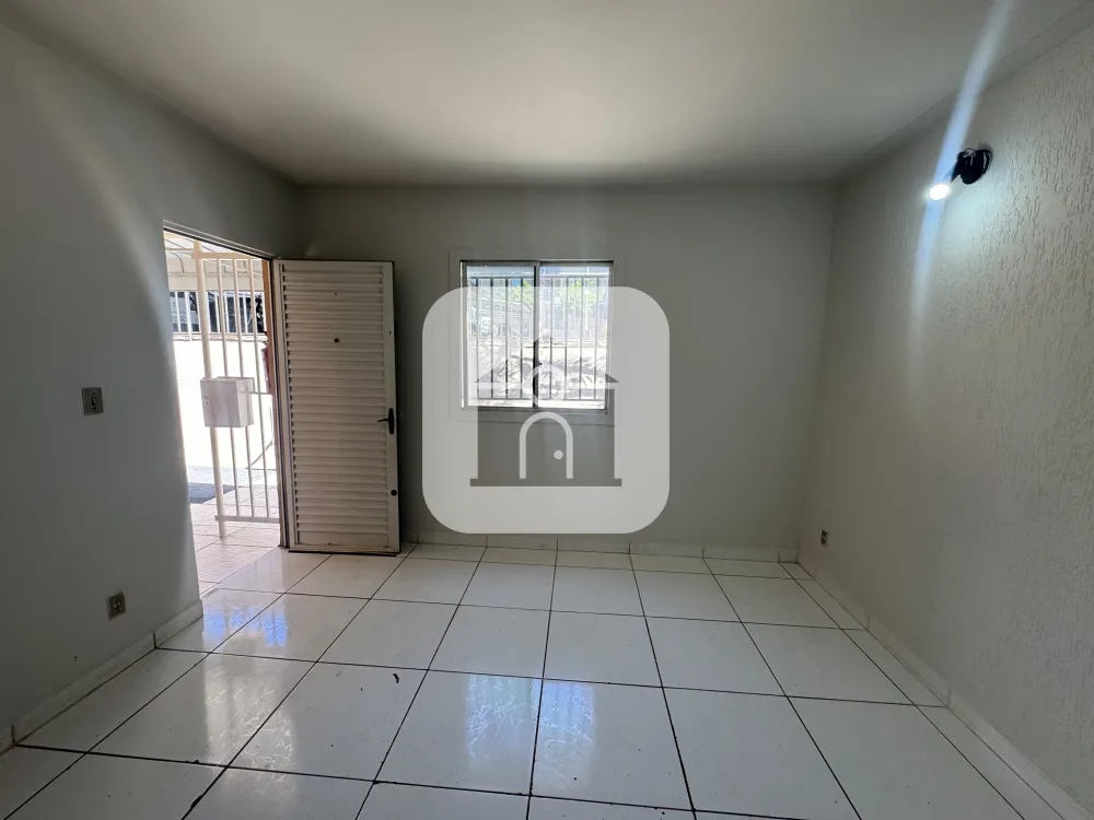 Alugar Apartamento / Padr&atilde;o em Uberlandia R$ 1.100,00 - Foto 2