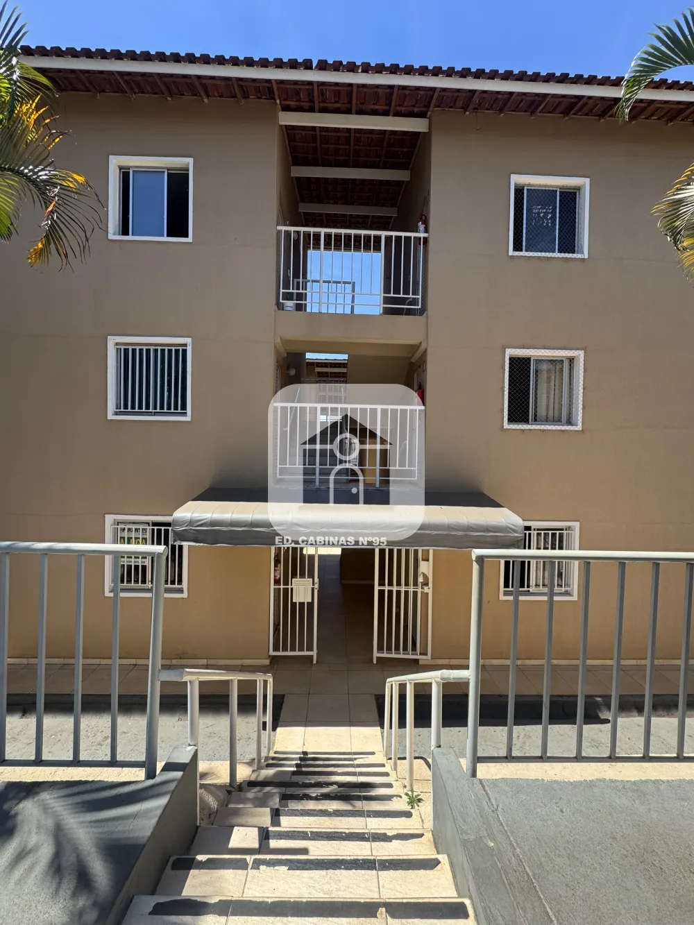 Alugar Apartamento / Padr&atilde;o em Uberlandia R$ 1.100,00 - Foto 1