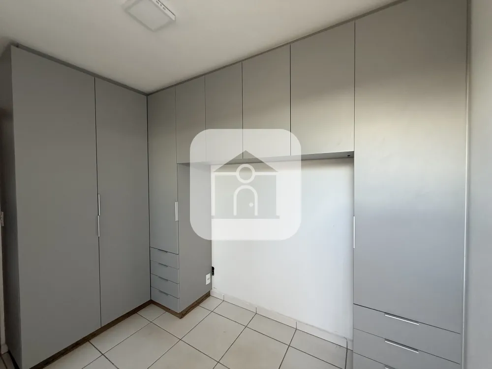Alugar Apartamento / Padr&atilde;o em Uberl&acirc;ndia R$ 1.950,00 - Foto 3