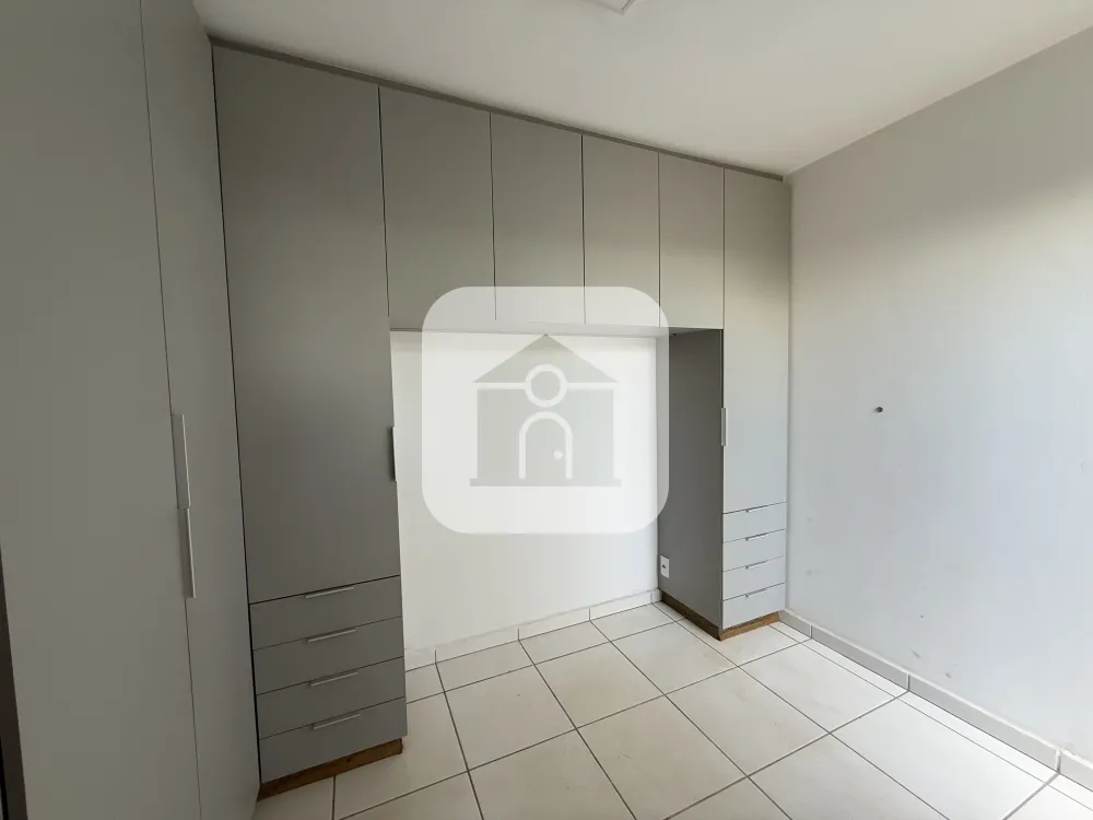 Alugar Apartamento / Padr&atilde;o em Uberl&acirc;ndia R$ 1.950,00 - Foto 4