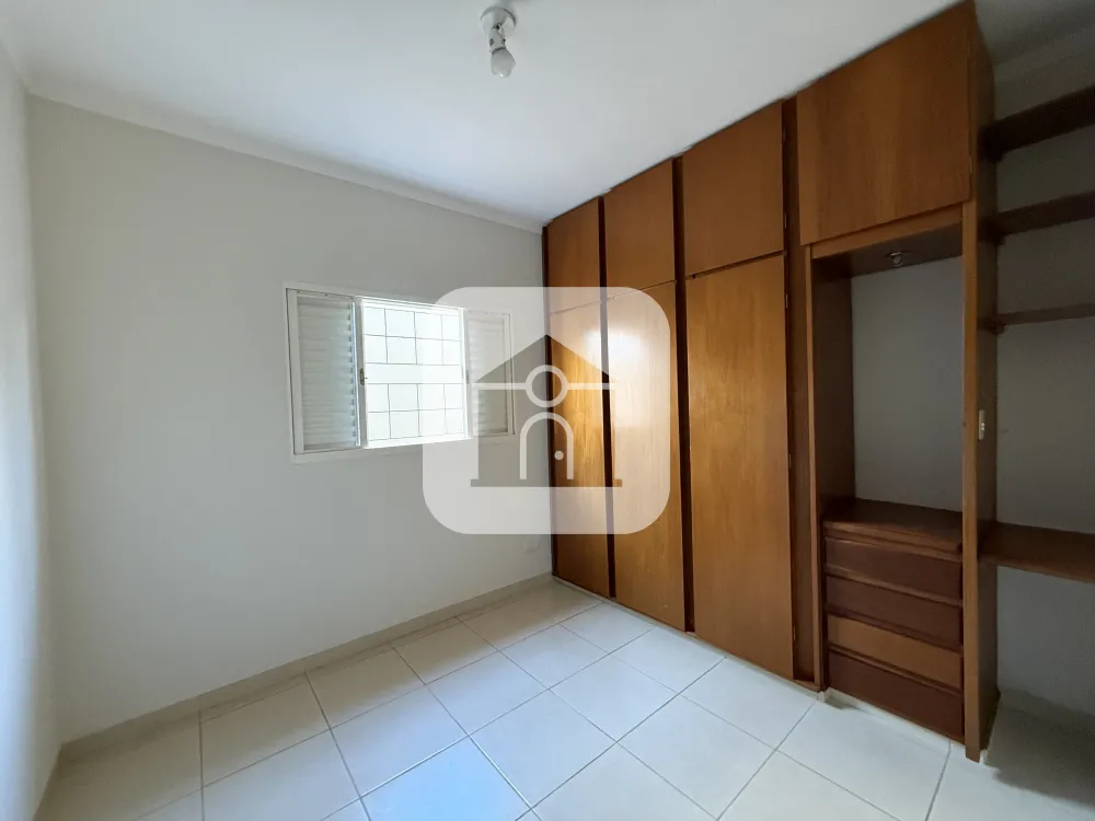 Alugar Casa / Padr&atilde;o em Uberl&acirc;ndia R$ 3.600,00 - Foto 4