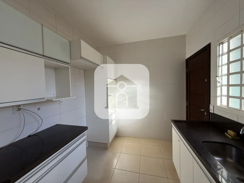 Alugar Casa / Padr&atilde;o em Uberl&acirc;ndia R$ 3.600,00 - Foto 13