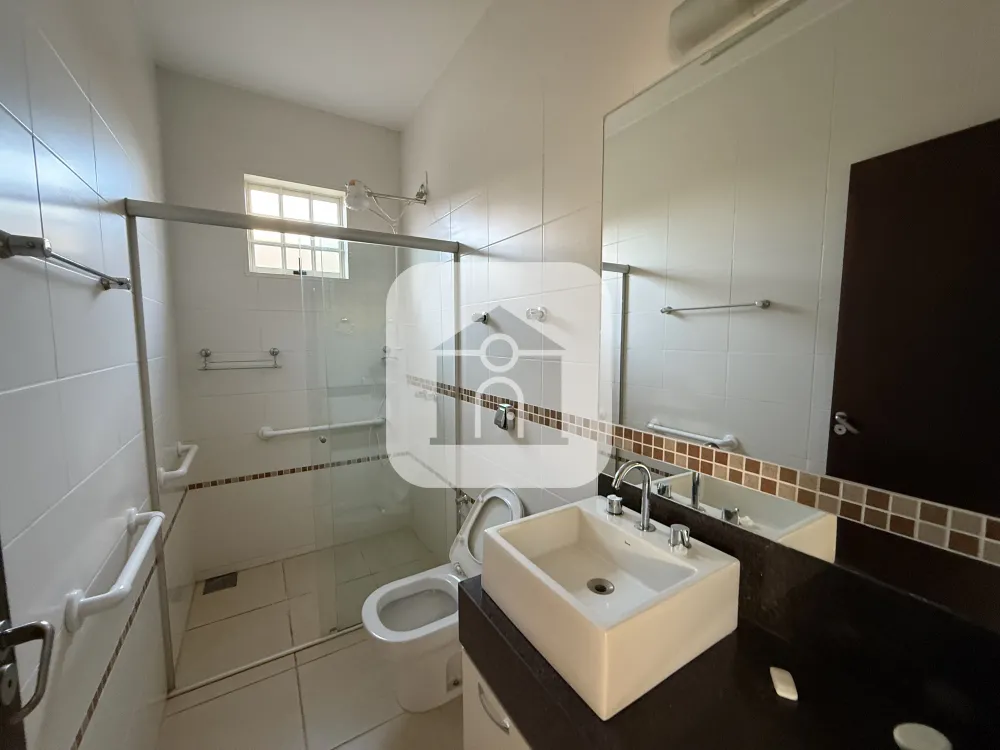 Alugar Casa / Padr&atilde;o em Uberl&acirc;ndia R$ 3.600,00 - Foto 15