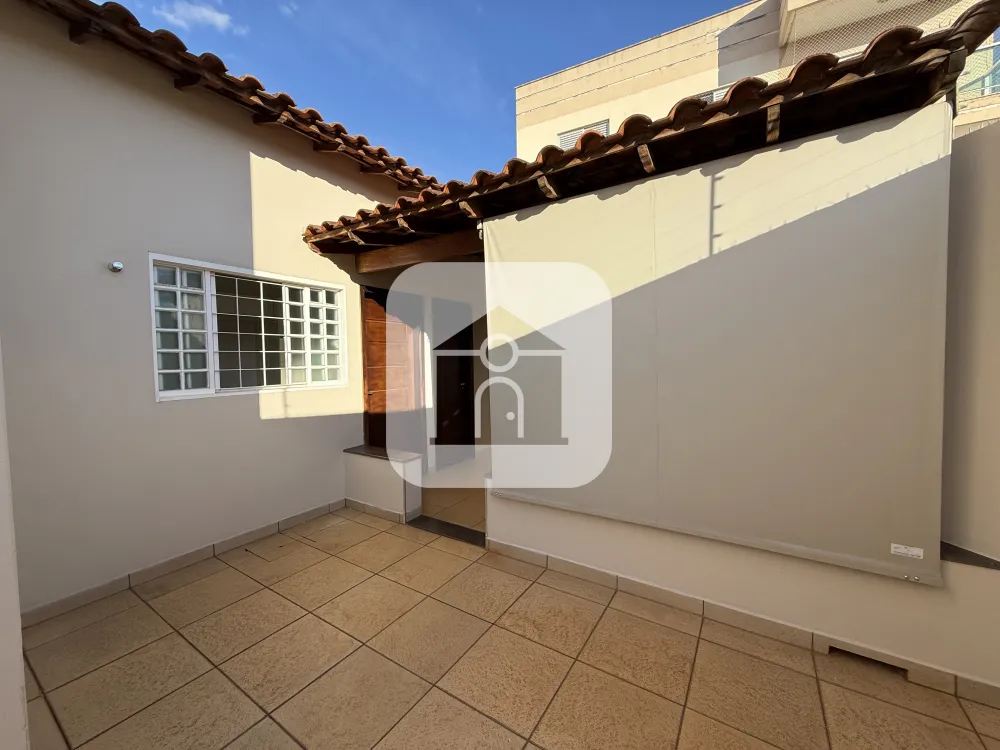 Alugar Casa / Padr&atilde;o em Uberl&acirc;ndia R$ 3.600,00 - Foto 17