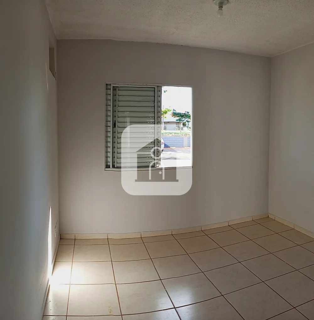 Alugar Casa / Condom&iacute;nio ou Loteamento Fechado em Uberlandia R$ 2.100,00 - Foto 4
