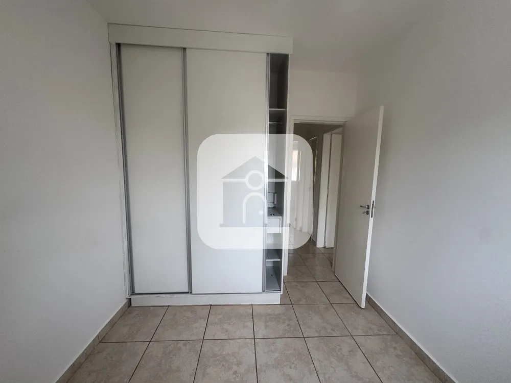Alugar Casa / Condom&iacute;nio ou Loteamento Fechado em Uberl&acirc;ndia R$ 3.900,00 - Foto 14
