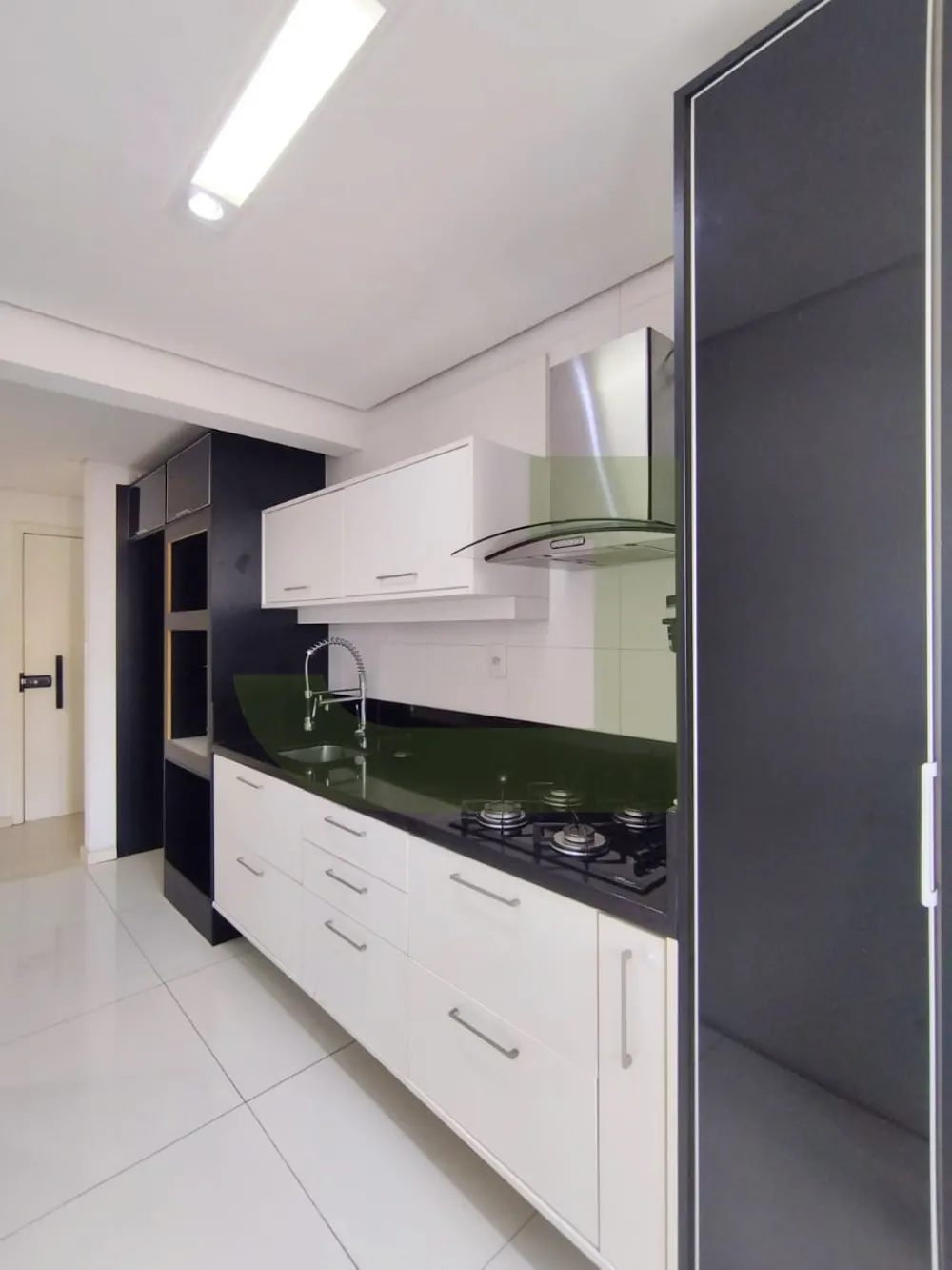 Alugar Apartamento / Padr&atilde;o em S&atilde;o Leopoldo R$ 2.500,00 - Foto 12