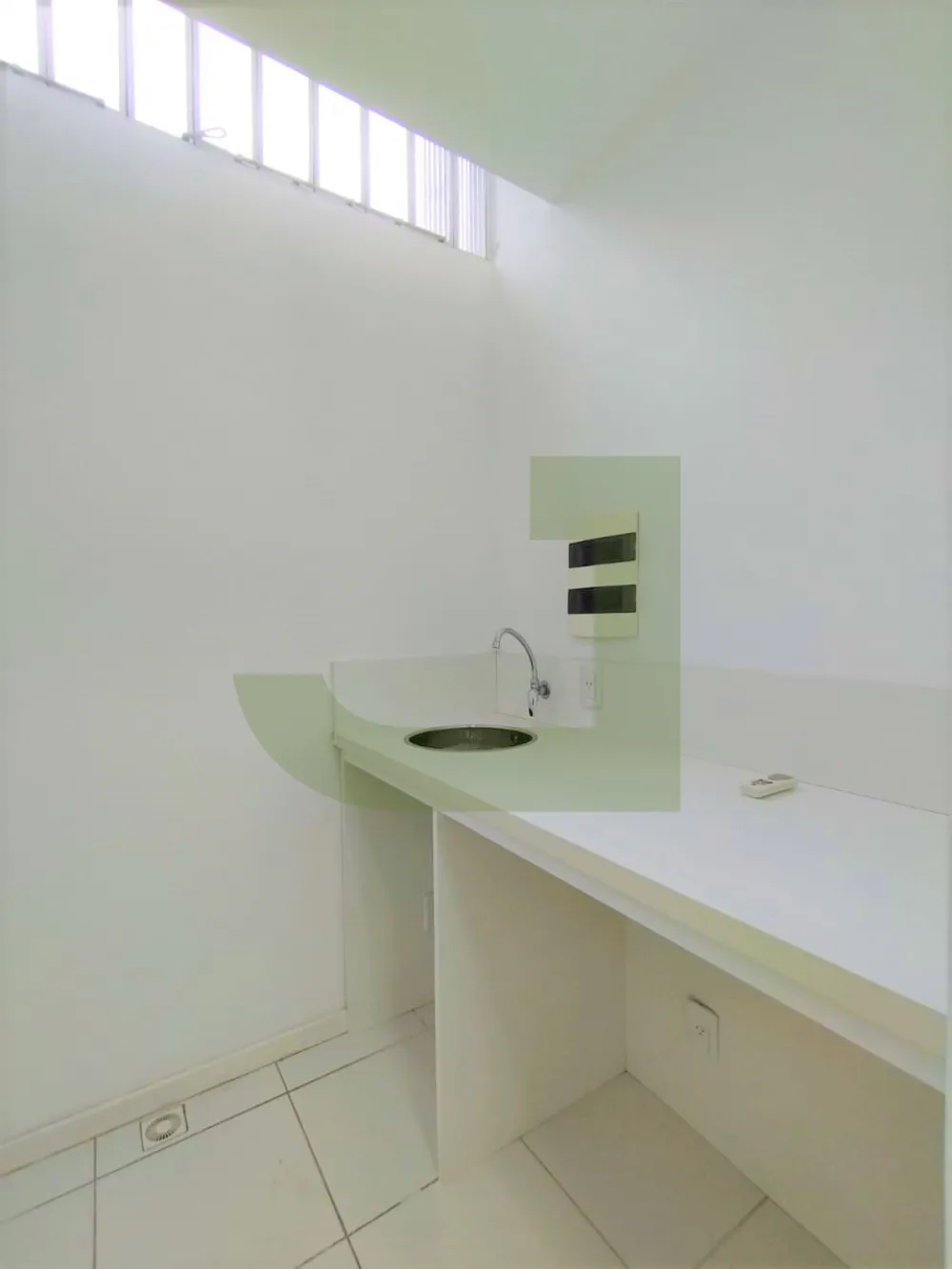 Alugar Comercial / Sala comercial em condom&iacute;nio em S&atilde;o Leopoldo R$ 1.800,00 - Foto 5