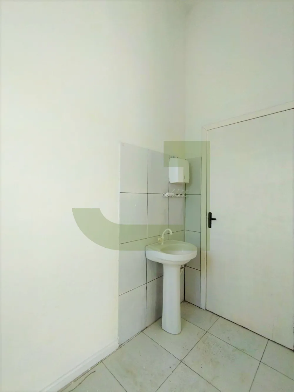 Alugar Comercial / Loja em S&atilde;o Leopoldo R$ 1.500,00 - Foto 6