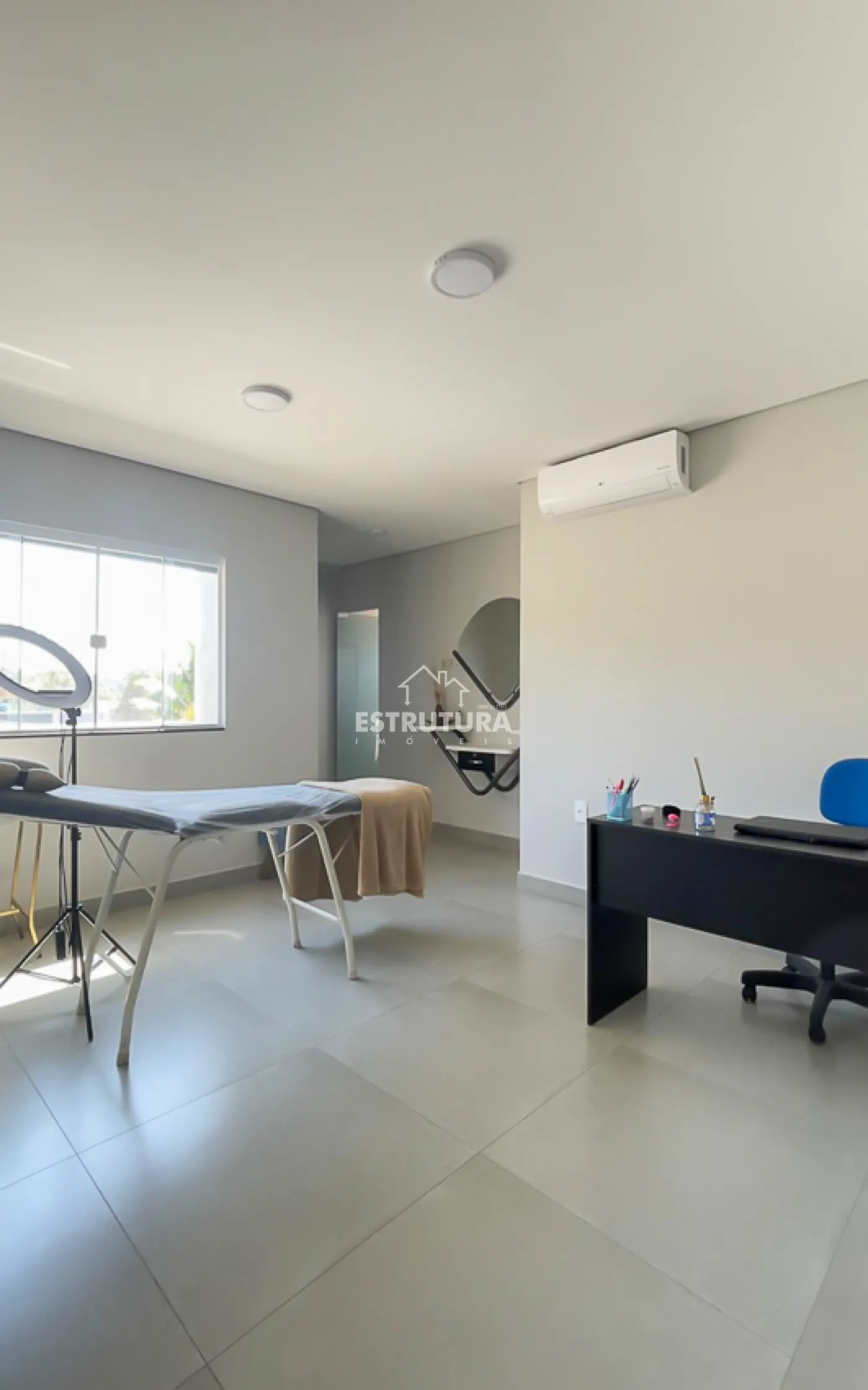 Alugar Comercial / Sala em Rio Claro R$ 1.000,00 - Foto 2