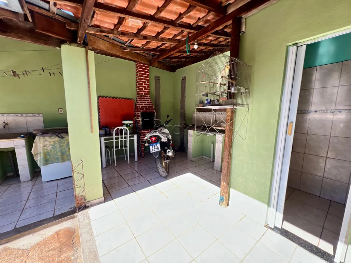 Comprar Casa / Padr&atilde;o em Botucatu R$ 400.000,00 - Foto 19