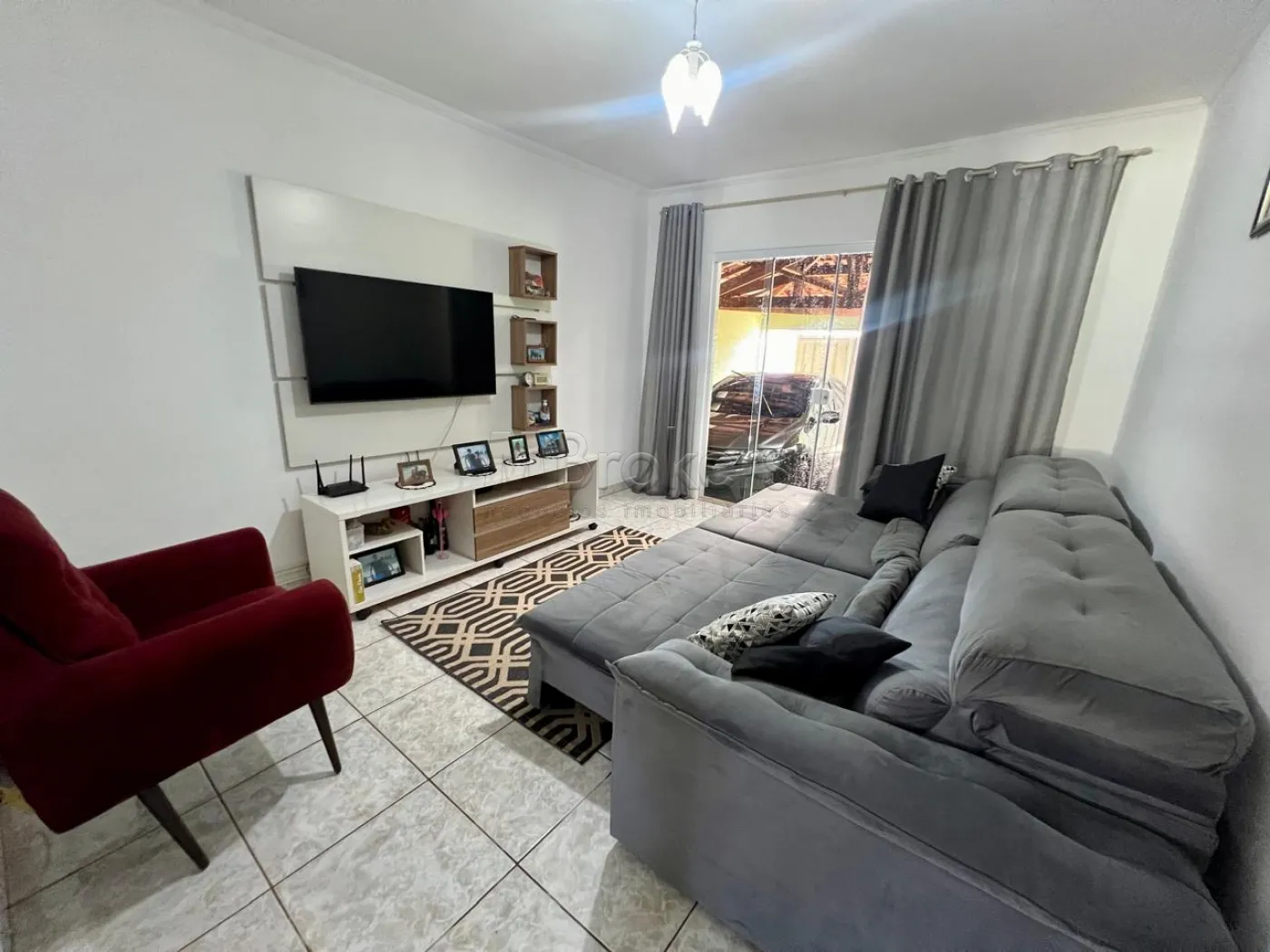 Comprar Casa / Padr&atilde;o em Botucatu R$ 400.000,00 - Foto 3