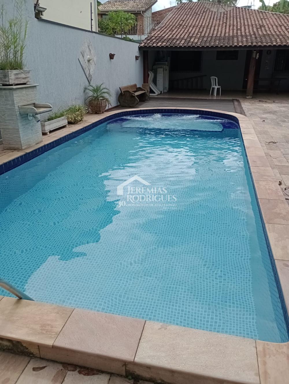 Comprar Casa / Sobrado em Pindamonhangaba R$ 850.000,00 - Foto 2