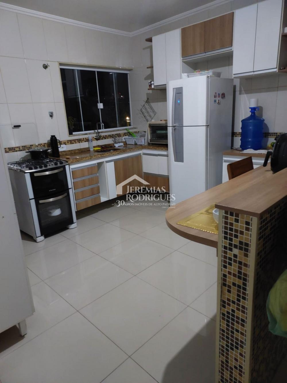 Comprar Casa / Padr&atilde;o em Taubat&eacute; R$ 1.802.000,00 - Foto 3