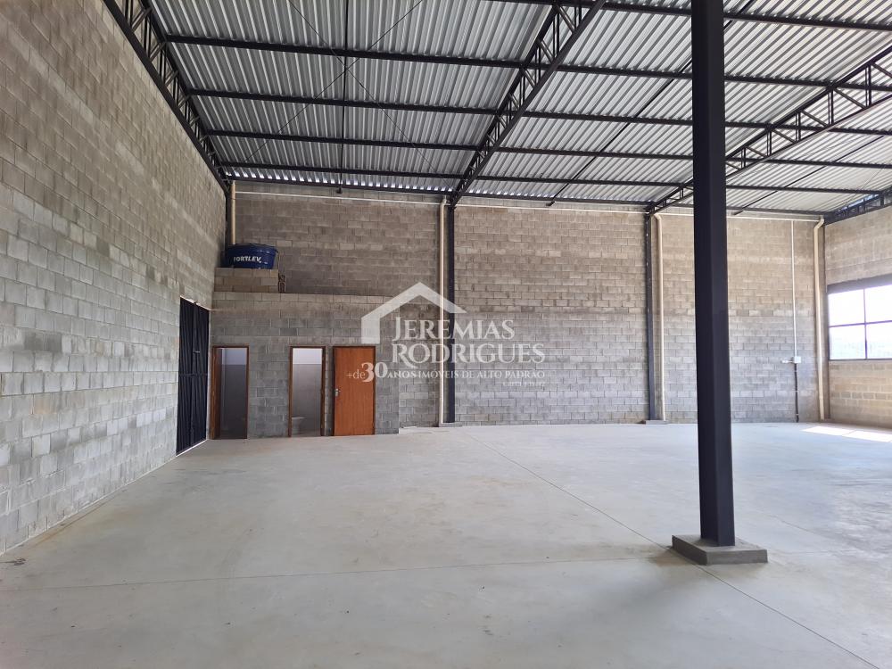 Alugar Comercial / Galp&atilde;o em Taubat&eacute; R$ 7.500,00 - Foto 15