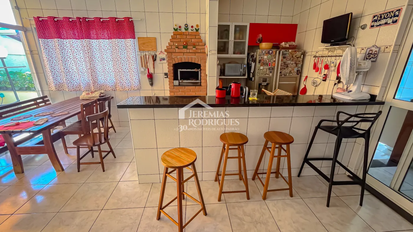 Comprar Casa / Condom&iacute;nio em Pindamonhangaba R$ 950.000,00 - Foto 2