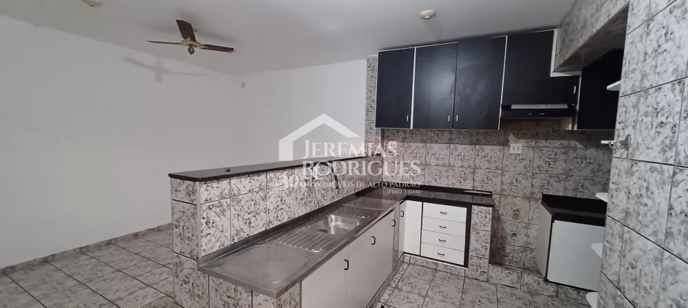 Alugar Casa / Padr&atilde;o em Pindamonhangaba R$ 3.200,00 - Foto 7