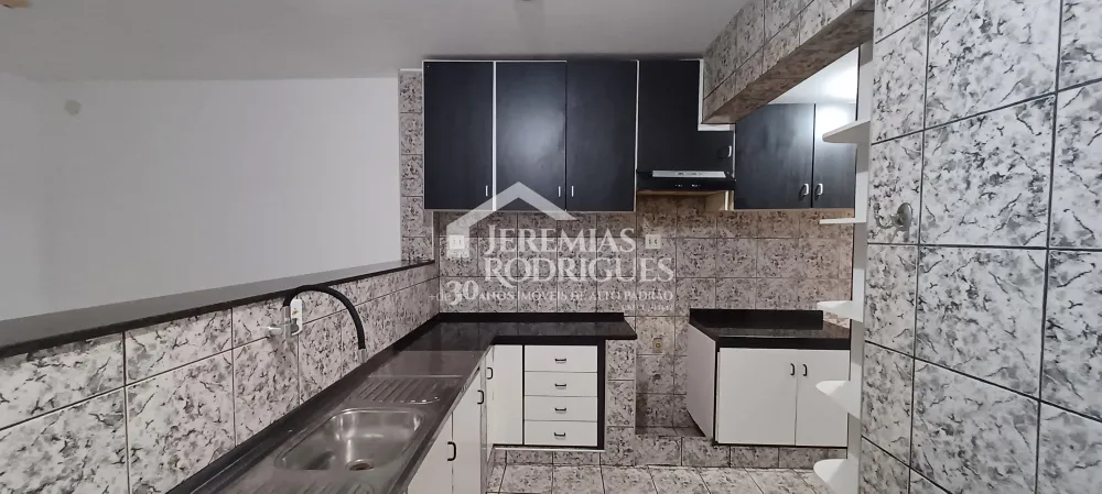 Alugar Casa / Padr&atilde;o em Pindamonhangaba R$ 3.200,00 - Foto 8