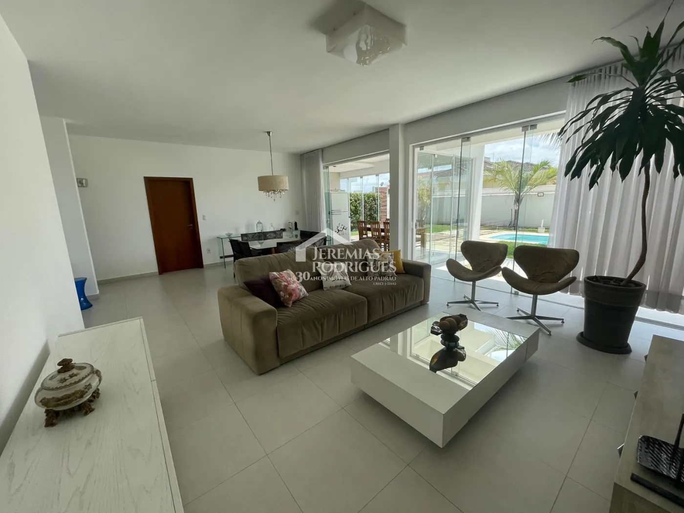 Alugar Casa / Condom&iacute;nio em Pindamonhangaba R$ 5.500,00 - Foto 1