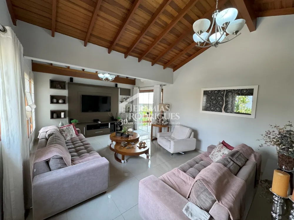 Comprar Casa / Condom&iacute;nio em Pindamonhangaba R$ 1.800.000,00 - Foto 2