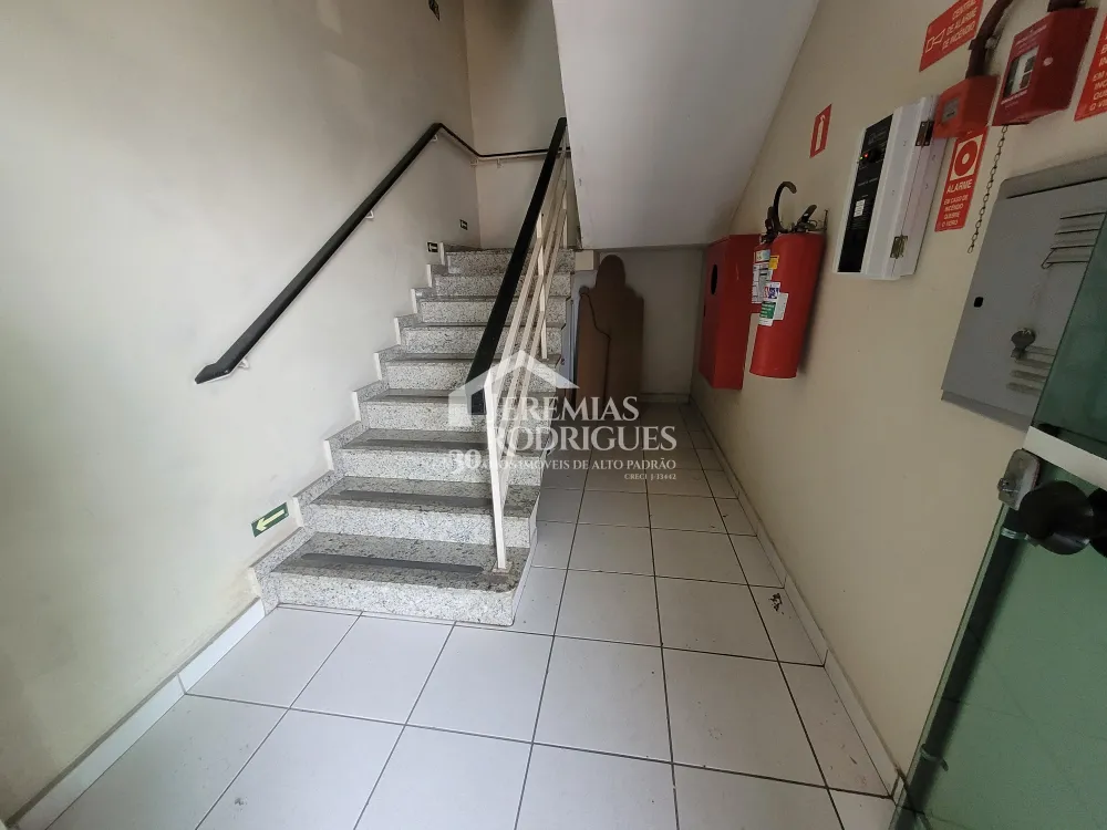 Alugar Comercial / Pr&eacute;dio em Pindamonhangaba R$ 1.100,00 - Foto 8