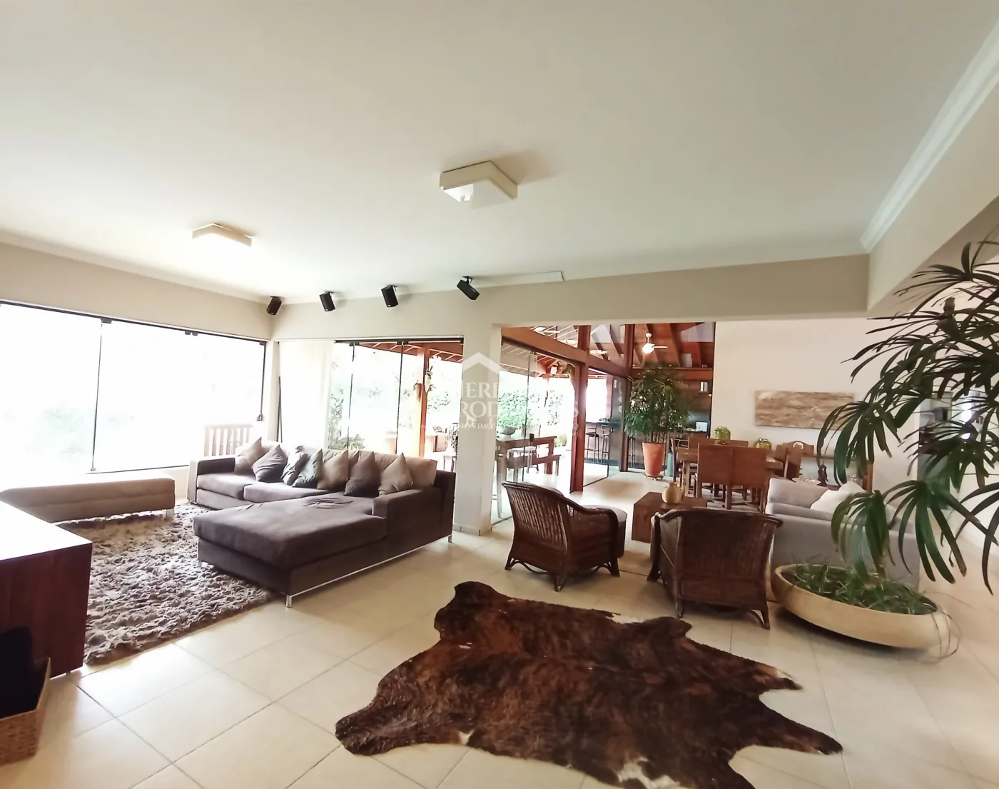 Alugar Casa / Condom&iacute;nio em Pindamonhangaba R$ 9.816,72 - Foto 8