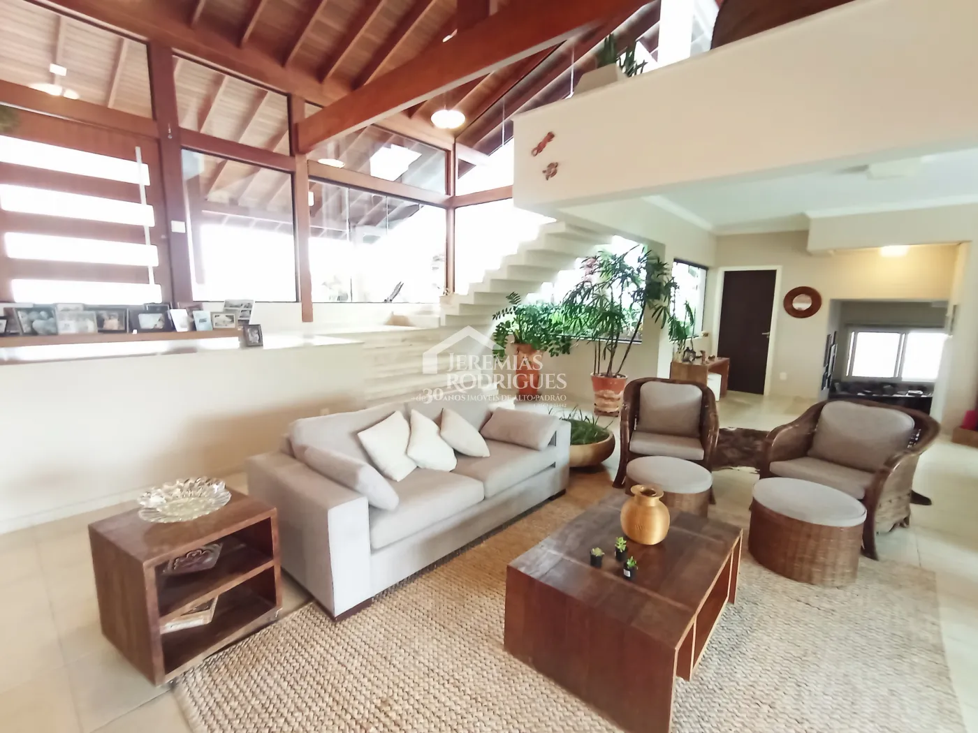 Alugar Casa / Condom&iacute;nio em Pindamonhangaba R$ 9.816,72 - Foto 2