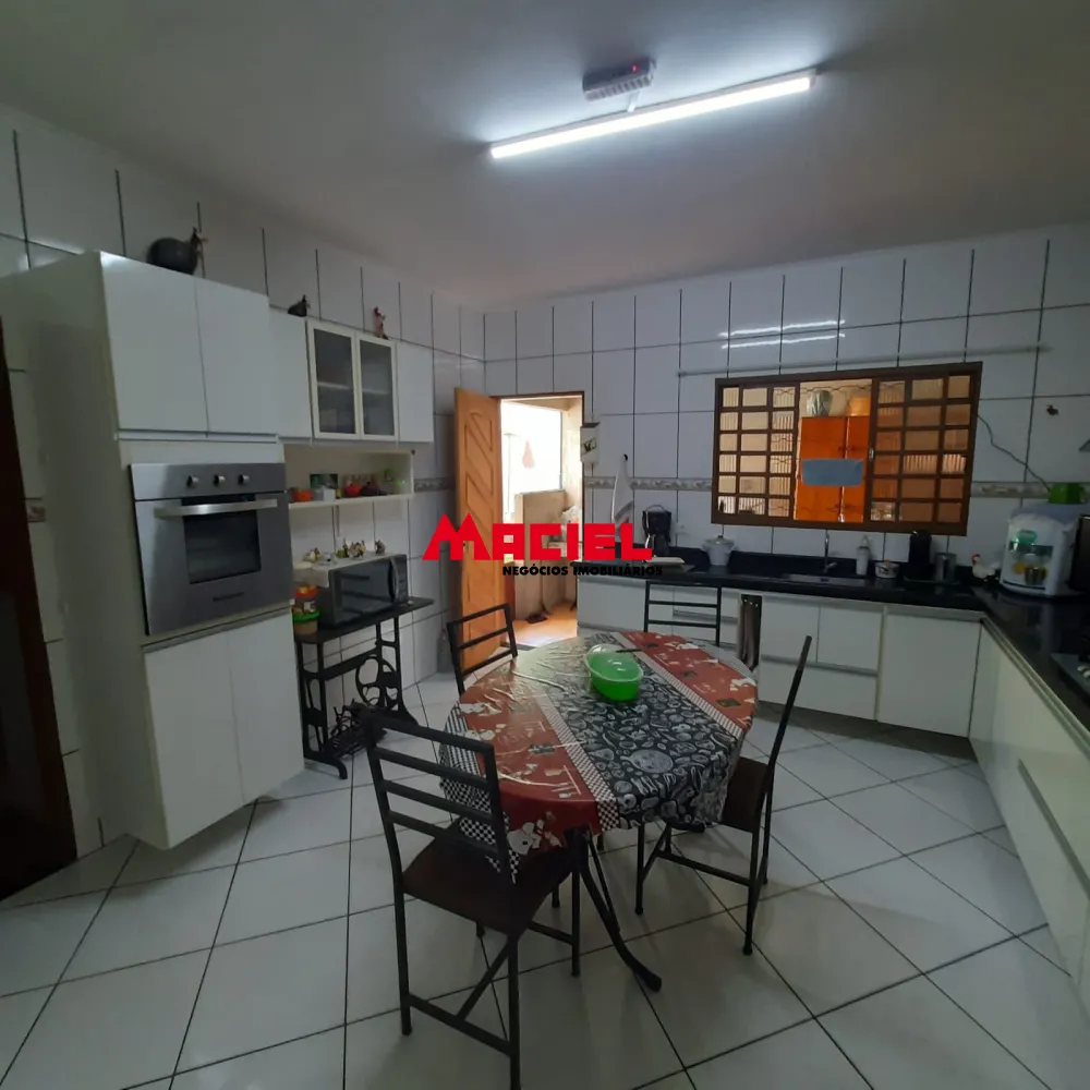 Alugar Casa / Padr&atilde;o em S&atilde;o Jos&eacute; dos Campos R$ 5.000,00 - Foto 9