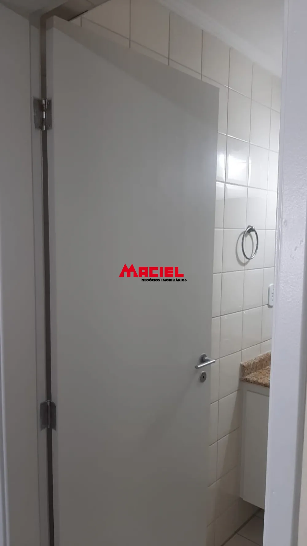 Alugar Comercial / Ponto Comercial em S&atilde;o Jos&eacute; dos Campos R$ 1.000,00 - Foto 1